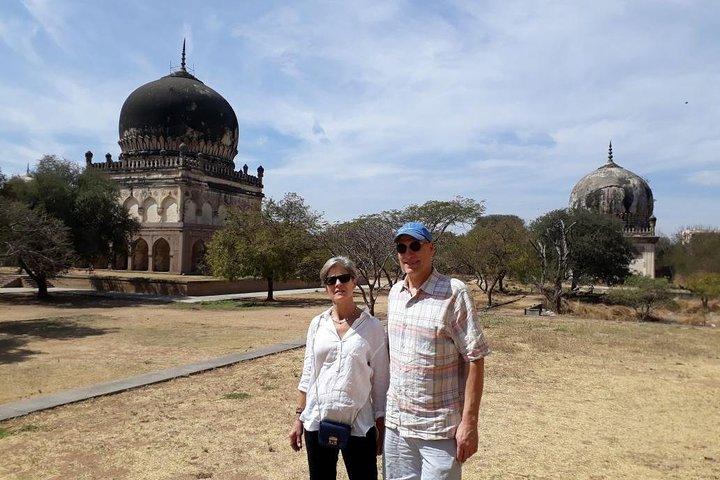 Half day Hyderabad tour to Golkonda fort & Qutub Shahi tombs in private car