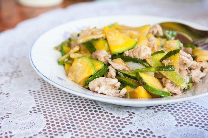 Traditional Market Tour and Private Laotian Cooking Class with a Local