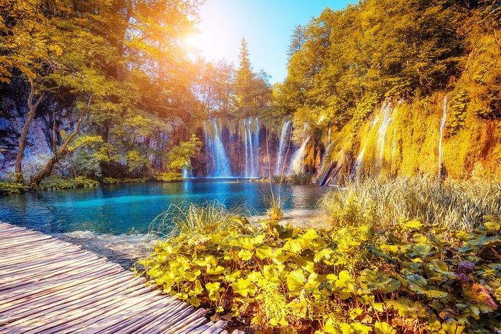 Guided transfer from Split to Zagreb with Plitvice Lakes stop