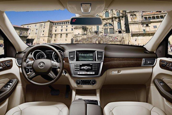 Santiago de Compostela Private Transfer from the city centre to SCQ Airport