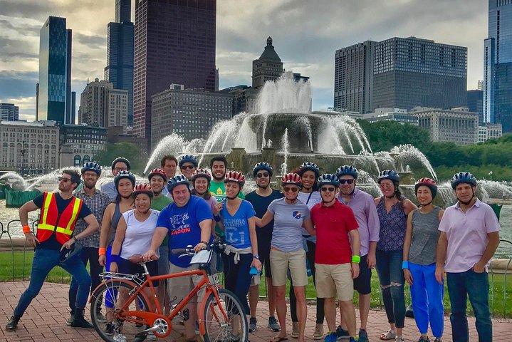Chicago's Ultimate City Bike Tour of Top Downtown Attractions