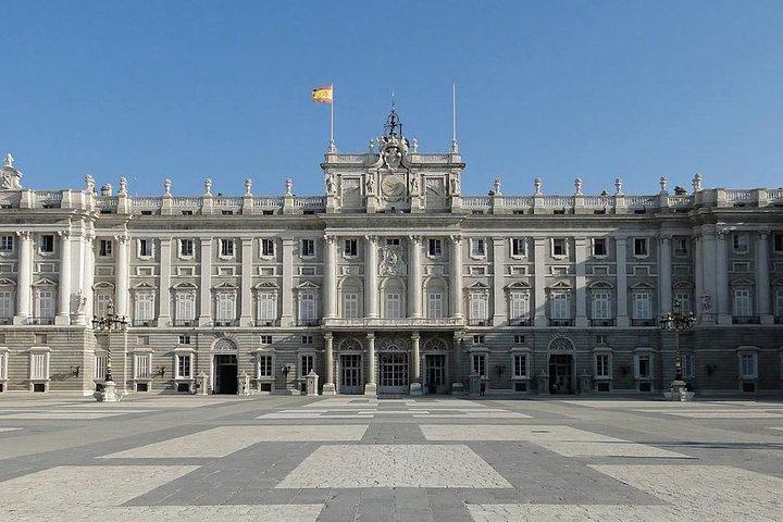Royal Palace of Madrid Private Tour with Official Guide
