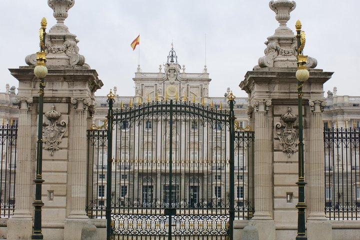 Royal Palace of Madrid Private Tour with Official Guide