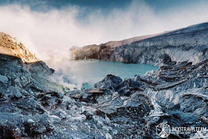 From Bali: 24-Hour Kawah Ijen Blue Flames, Dinner & Room