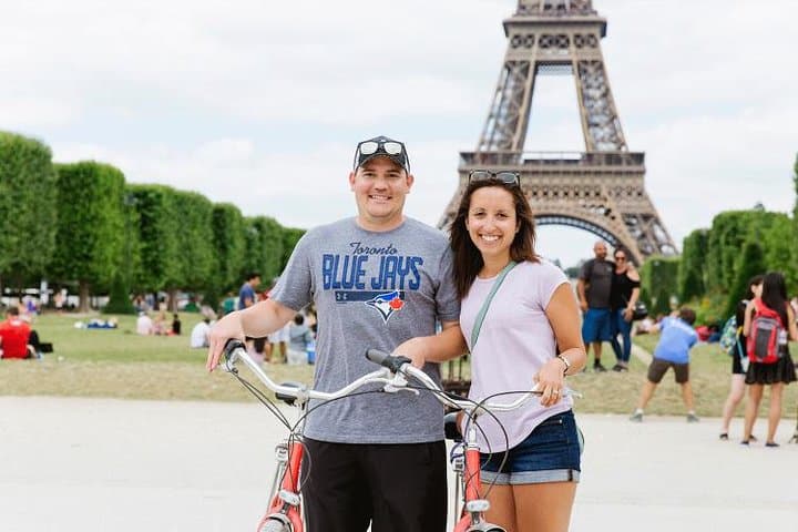 Paris Combo: Highlights Bike Tour & Seine Cruise Experience
