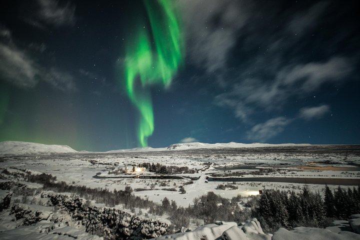 Northern Lights Bus Tour from Reykjavik with Hot Chocolate