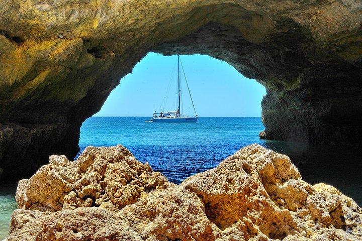Yatch FINISMAR Signature: Benagil & Portuguese Gastronomy