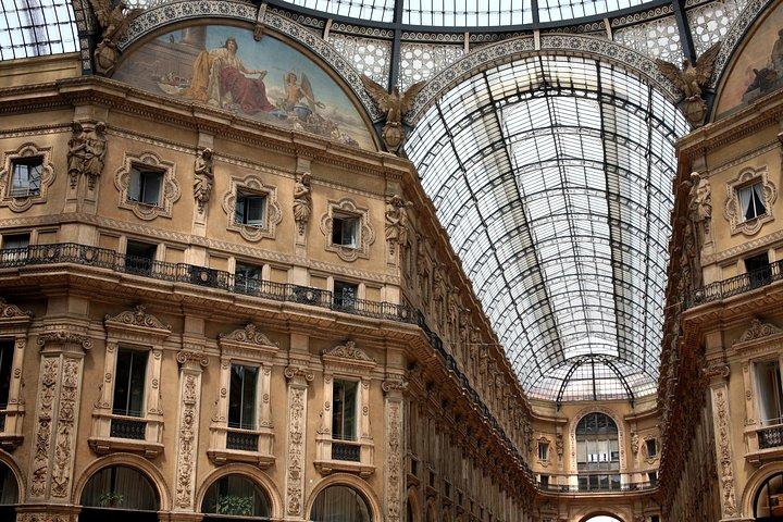 Milan Private Tour with Duomo Entry and Hotel Pick up