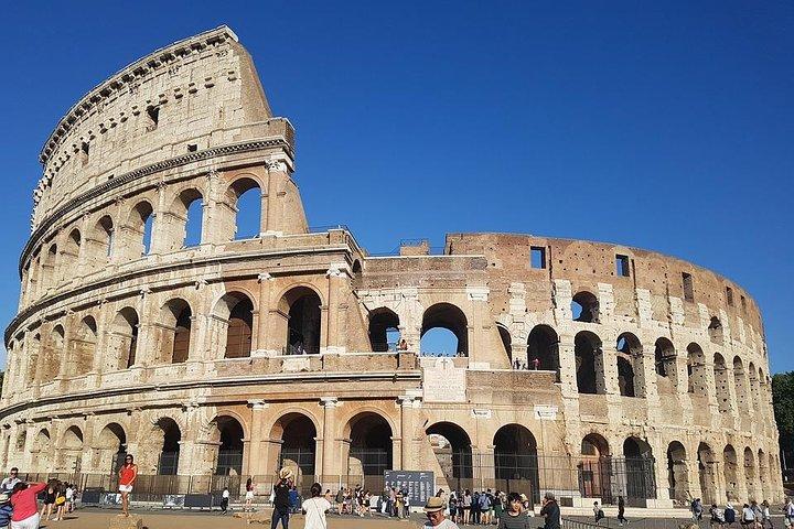 Best Private 4-Hour City Tour of Colosseum and Rome Highlights