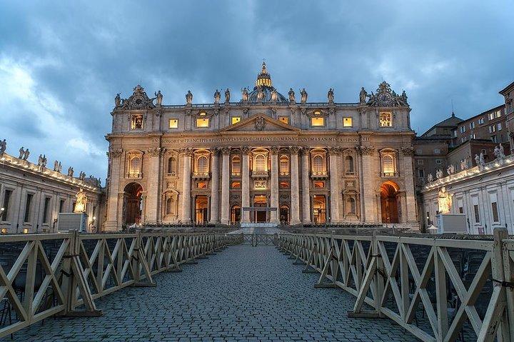Vatican Tour VIP Experience: Museums Sistine Chapel & St. Peter's