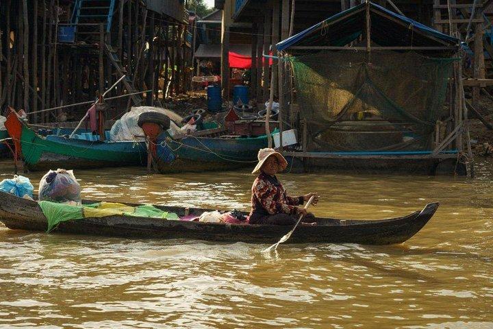 Kampong Phluk Floating Village Tour by Boat