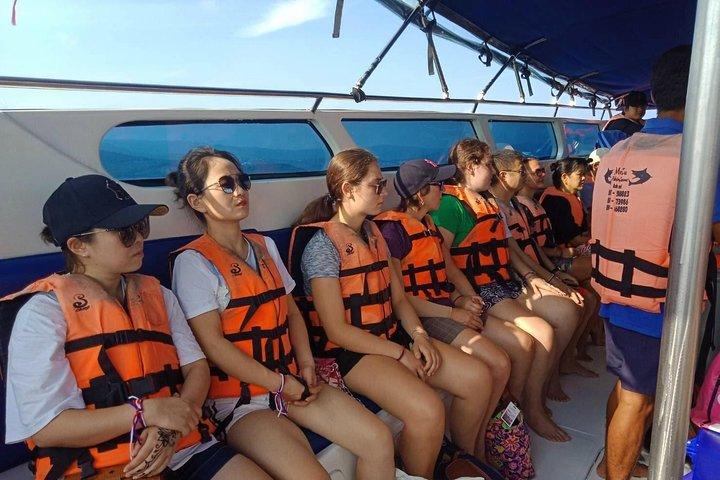 Mr. Tu Day Trip to Angthong Marine Park by Speed Boat from Koh Samui