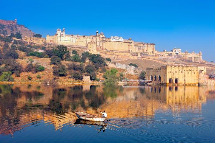 Jaipur Amer Fort, Jal Mahal & Stepwell Private Half-Day Tour