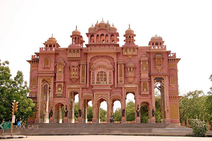 Jaipur City Palace, Hawa Mahal & Jantar Mantar Private Tour
