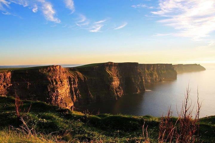 From Dublin: Cliffs of Moher, Boat Tour & Ailwee Caves