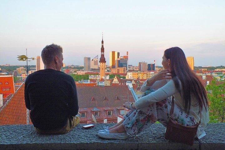 Private Shore Excursion: Tallinn Old Town Walking Tour with Round-Trip Transfer