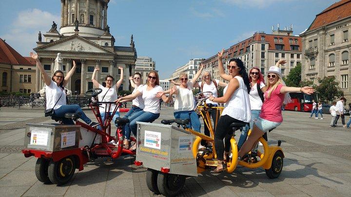 Berlin : Guided Private Sightseeing Tours with Funbikes, Teambikes