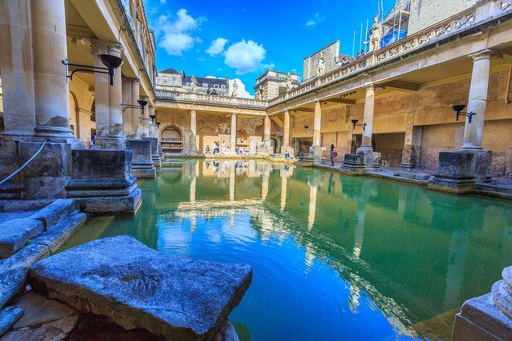 Stonehenge & Bath Private Car Tour from London