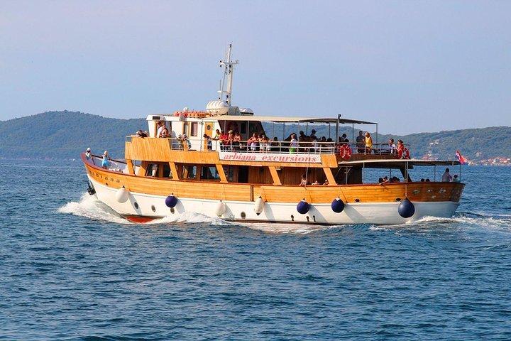 From Zadar: Kornati National Park Day Trip with Breakfast & Lunch