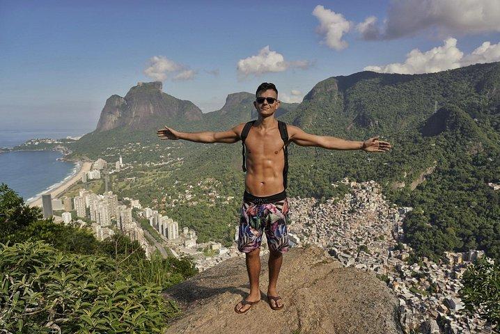 Two brothers (Dois Irmãos) Hike
