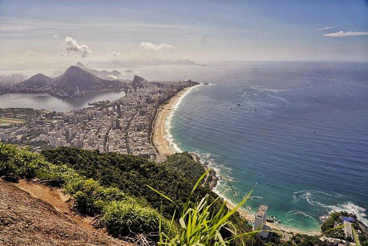 Two brothers (Dois Irmãos) Hike