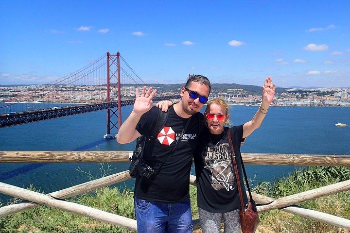 Lisbon´s South Sights & Wine Private Tour