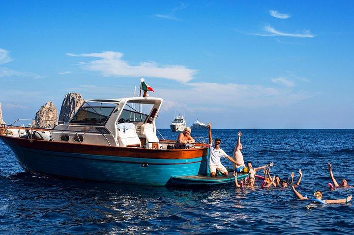 Amalfi Coast Boat Tour from Sorrento with Positano Visit