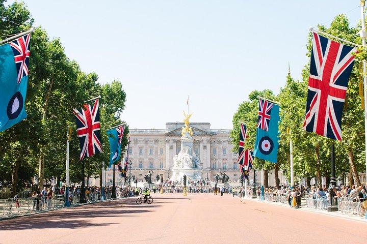 Highlights of Royal London Bike Tour including Hyde Park