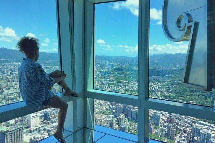 Taipei Day Tour including Taipei 101, Din Tai Fung and Hot Spring Experience
