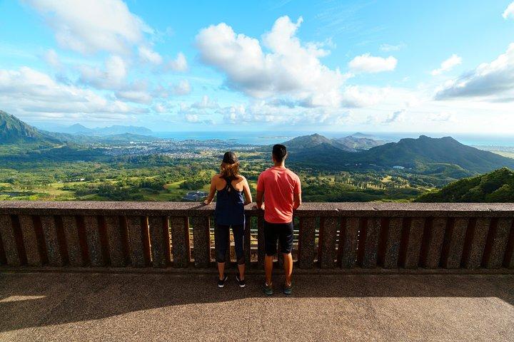 Oahu Majestic Circle Island Tour with Waimea Falls and Byodo Inn