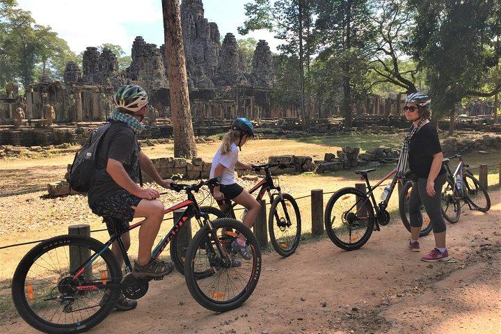 Private Angkor Wat Sunrise Bayon Ta Prohm by bike