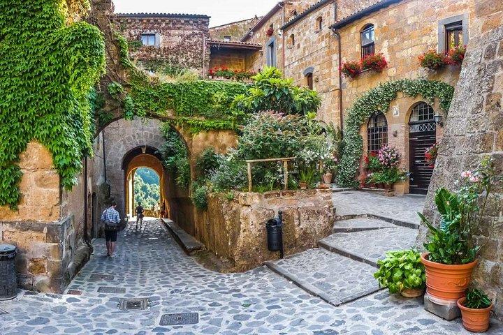 Tuscan Marvels Unveiled: Private Tour from Rome to Tuscany