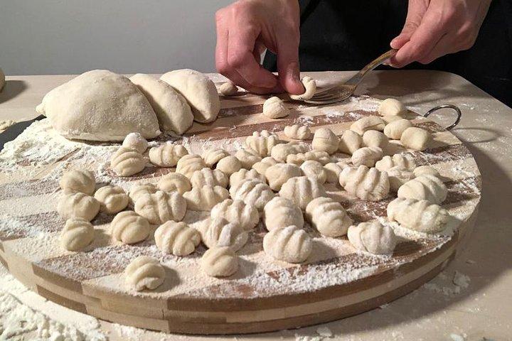 Tuscan Cooking Class in an Art Gallery in Florence
