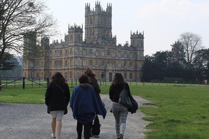 Private Round Trip Transfer : Heathrow or London to Highclere Castle