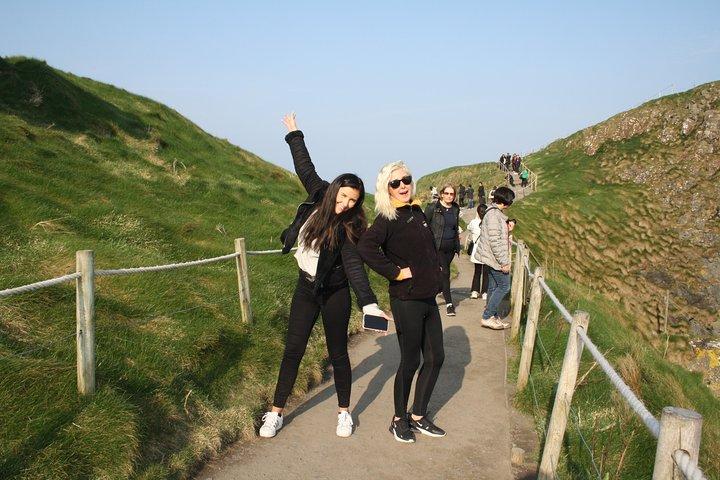 Giant's Causeway Day Tour and Belfast City Tour 2 Day Pass
