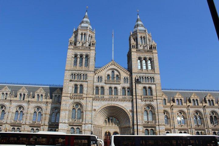 Private One Way or Round Trip Transfe Heathrow Airport to Kensington SW London
