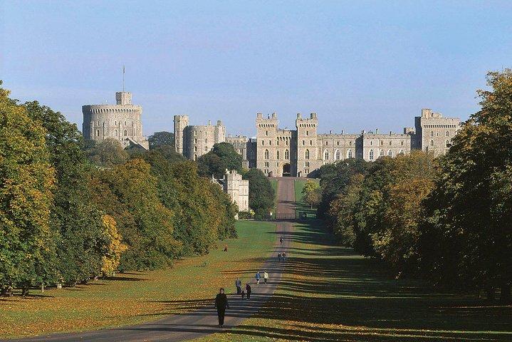 Windsor Castle, Stonehenge & Bath Private Car Tour from London