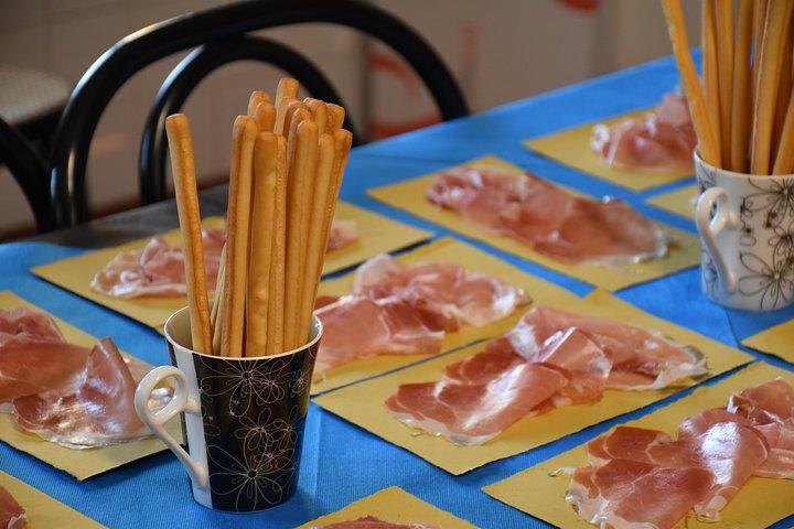 Private Full Day Parma Food Tour: Parmesan Cheese, Parma Ham, Lunch, Vinegar
