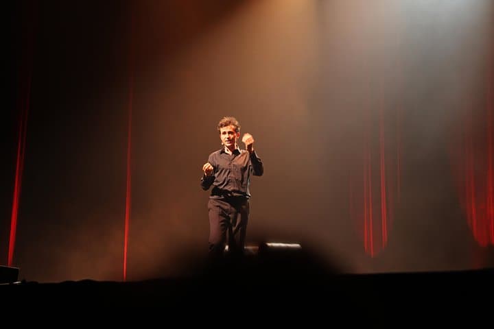 Paris night out : Comedy in English 'How to Become a Parisian ?'