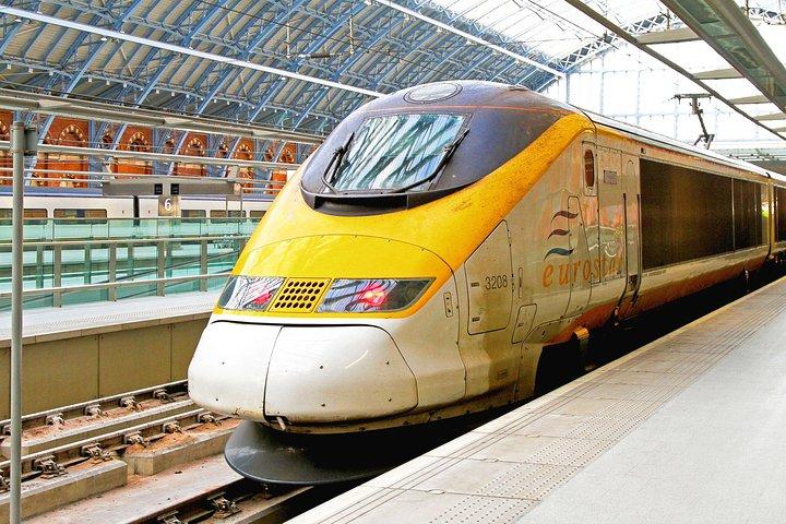 Paris Tour via Eurostar, with Seine Cruise and Travelcard