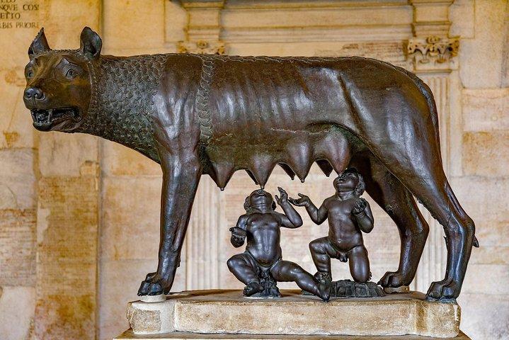 Capitol Hill and Capitoline Museums - Skip the line Private Tour