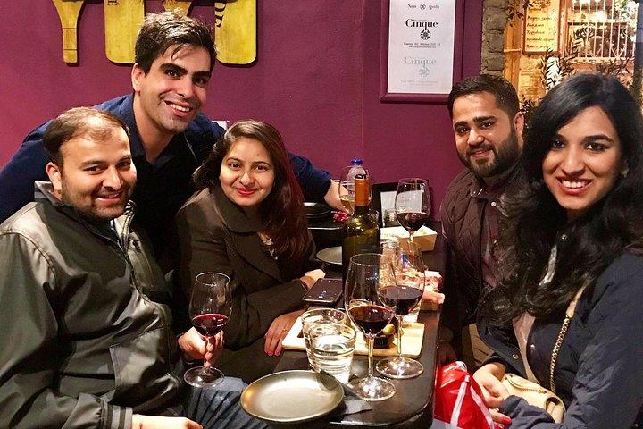 Athens by Night: Small Group Sightseeing with Drinks and Food Tasting