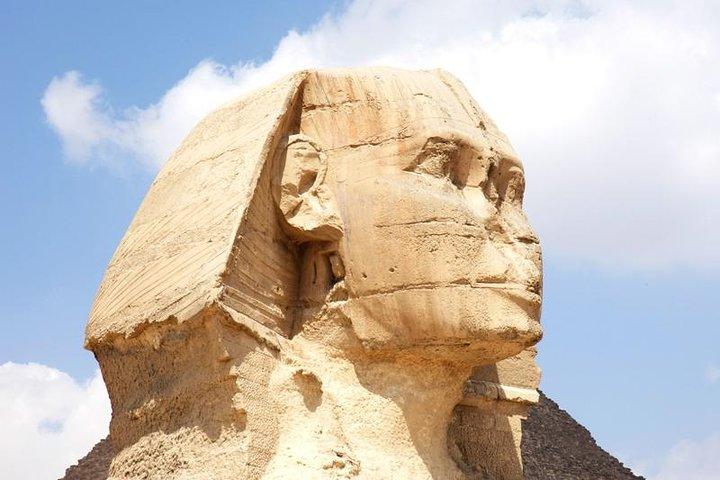 Half Day Guided Tour to Giza Pyramids and Sphinx