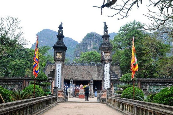 Tam Coc Ninh Binh - Hoa Lu - Deluxe Daily group Tour