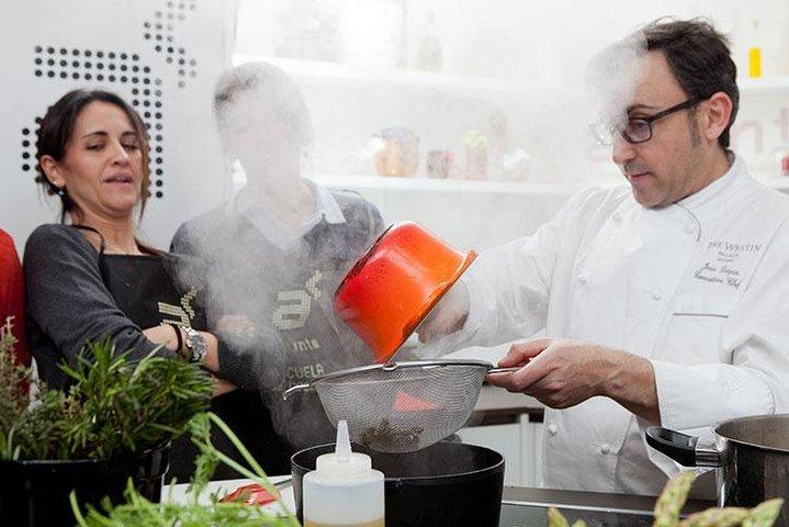10 Tapas Cooking Class Experience in Madrid with Sangria