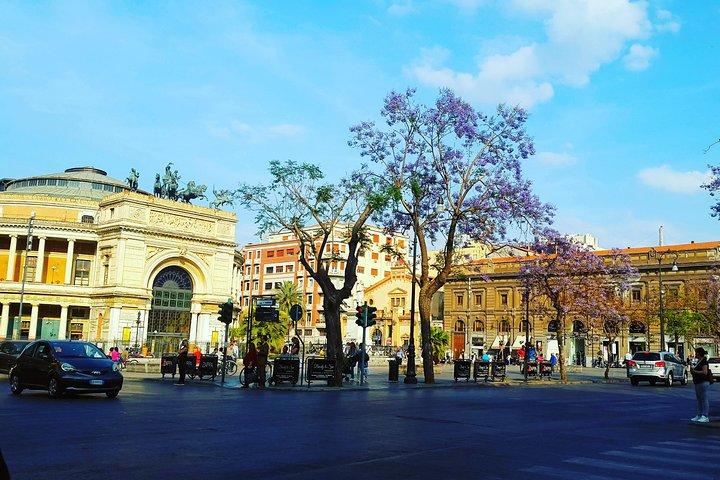 A walk among the monuments and markets of Palermo