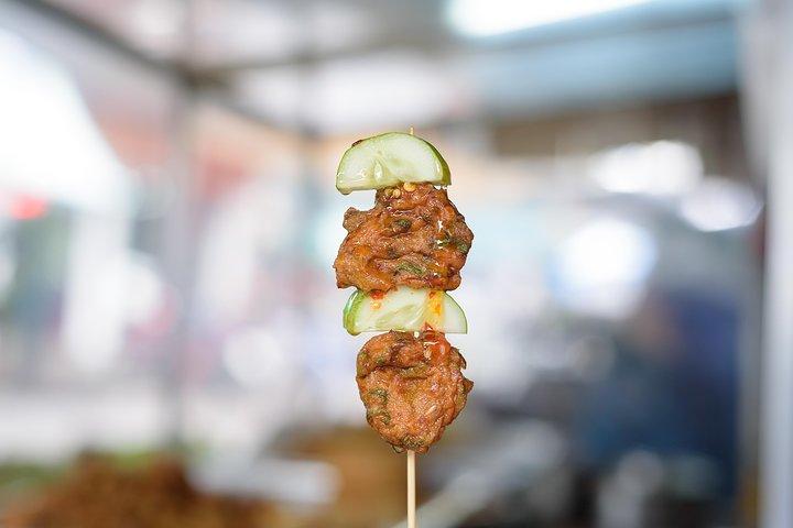 Bangkok Food Tour of Bang Rak with Local Guide