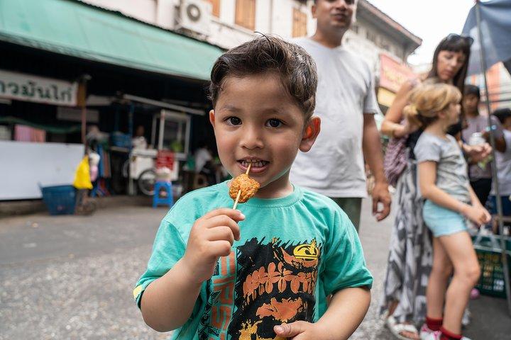 Bangkok Food Tour of Bang Rak with Local Guide