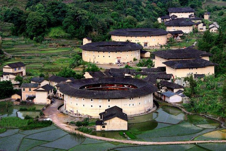 Private Day Tour To Tianluokeng Tulou from Xiamen Including Lunch