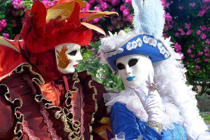 Venice Carnival Tour of Must-See Sites with Local Guide & Frittelle Tasting